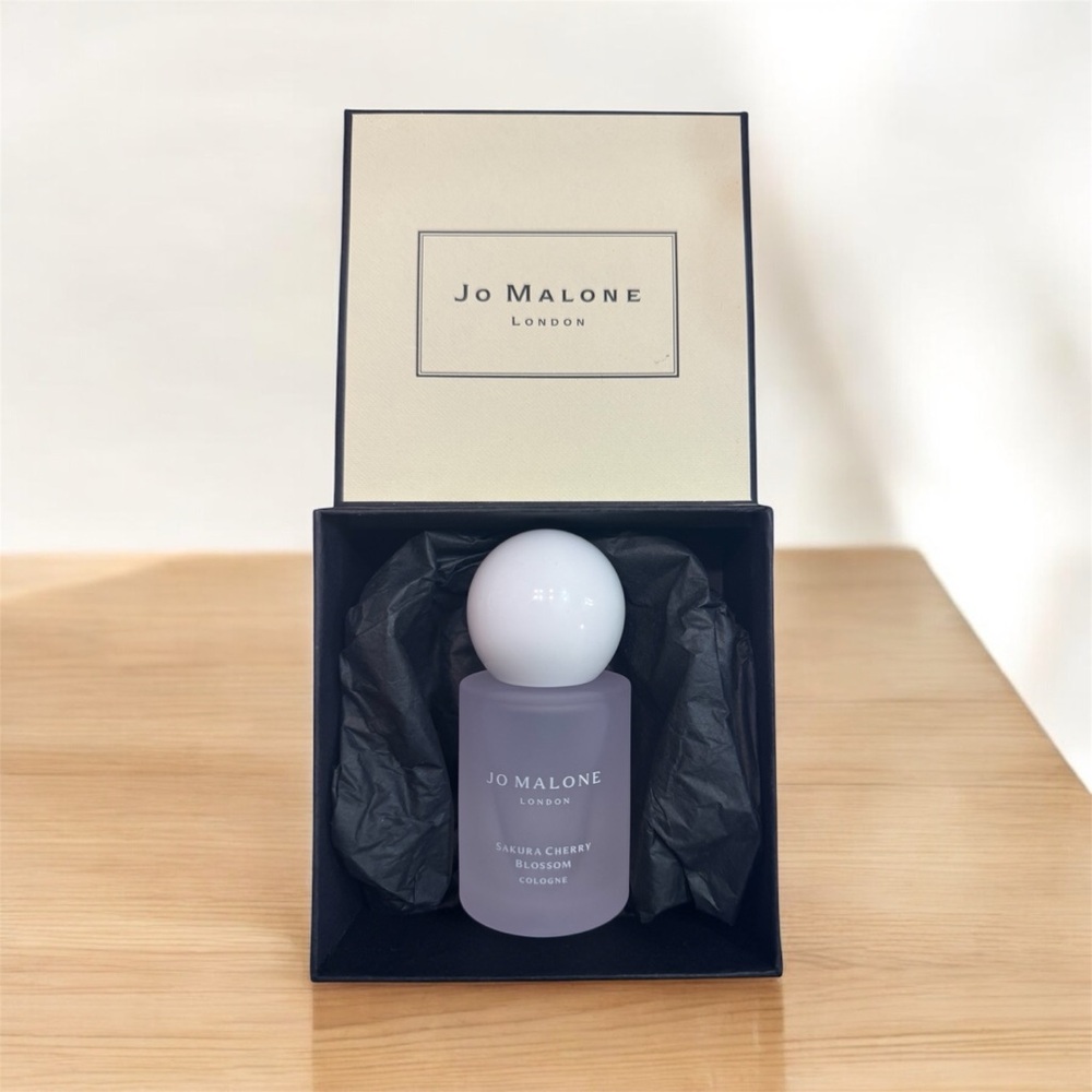 Jo Malone Sakura Cherry Blossom Cologne - Lavender and White